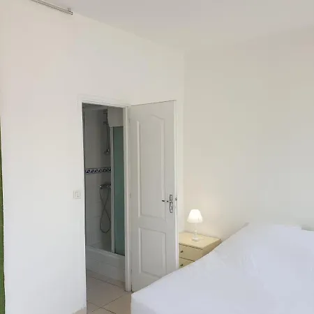 Maison 150m2 Jardin A Louer En Entier, Centre Chartrons, 3 3 Salles De Bains 1 Canape-lit Llllnumero De Telephone Dans L'annonce Si Questionlll * Bordeaux